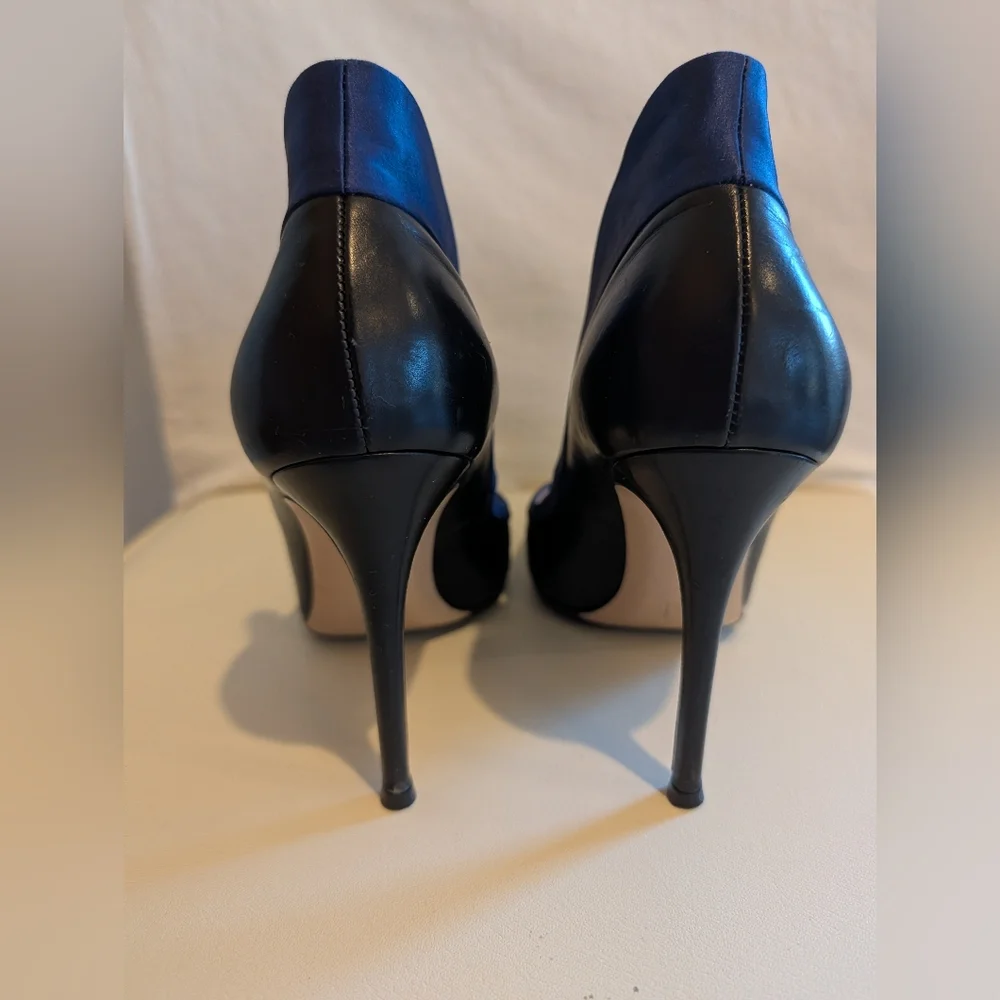 Gianvito Rossi TUXEDO Black Leather And Blue Satin Pointed Toe Pumps Size 37.5 - Picture 5 of 13